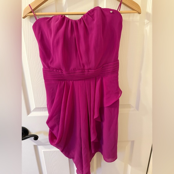 Guess mini strapless dress in size 4. Never worn - Picture 1 of 3